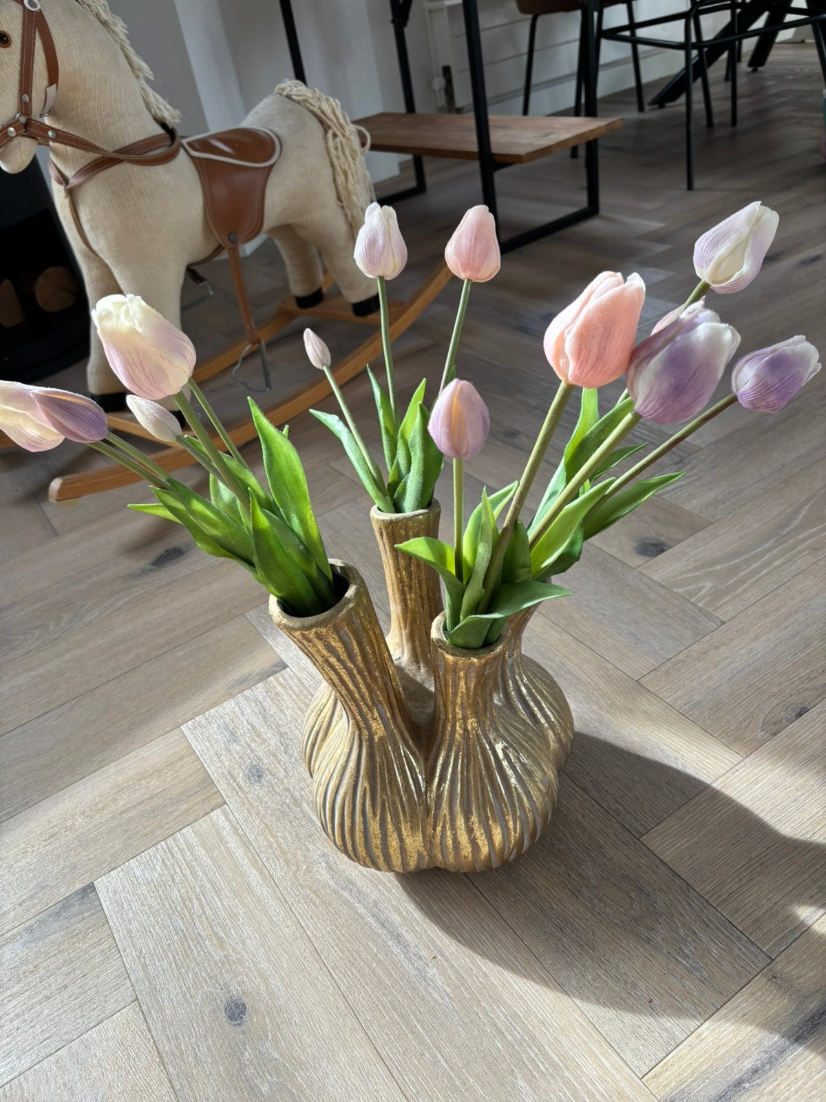 Mooie vaas met kunst tulpen, Ophalen, Zo goed als nieuw
