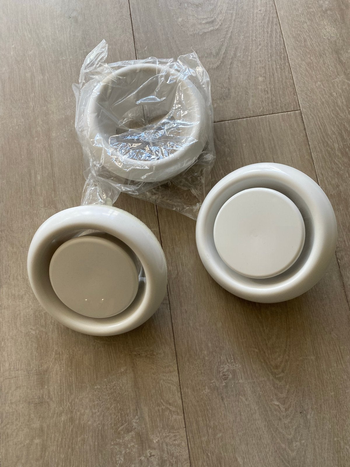 3 Nieuwe Ventilatie roosters 9 cm diameter, Ophalen of Verzenden, Nieuw, Ventilator en Afzuiger