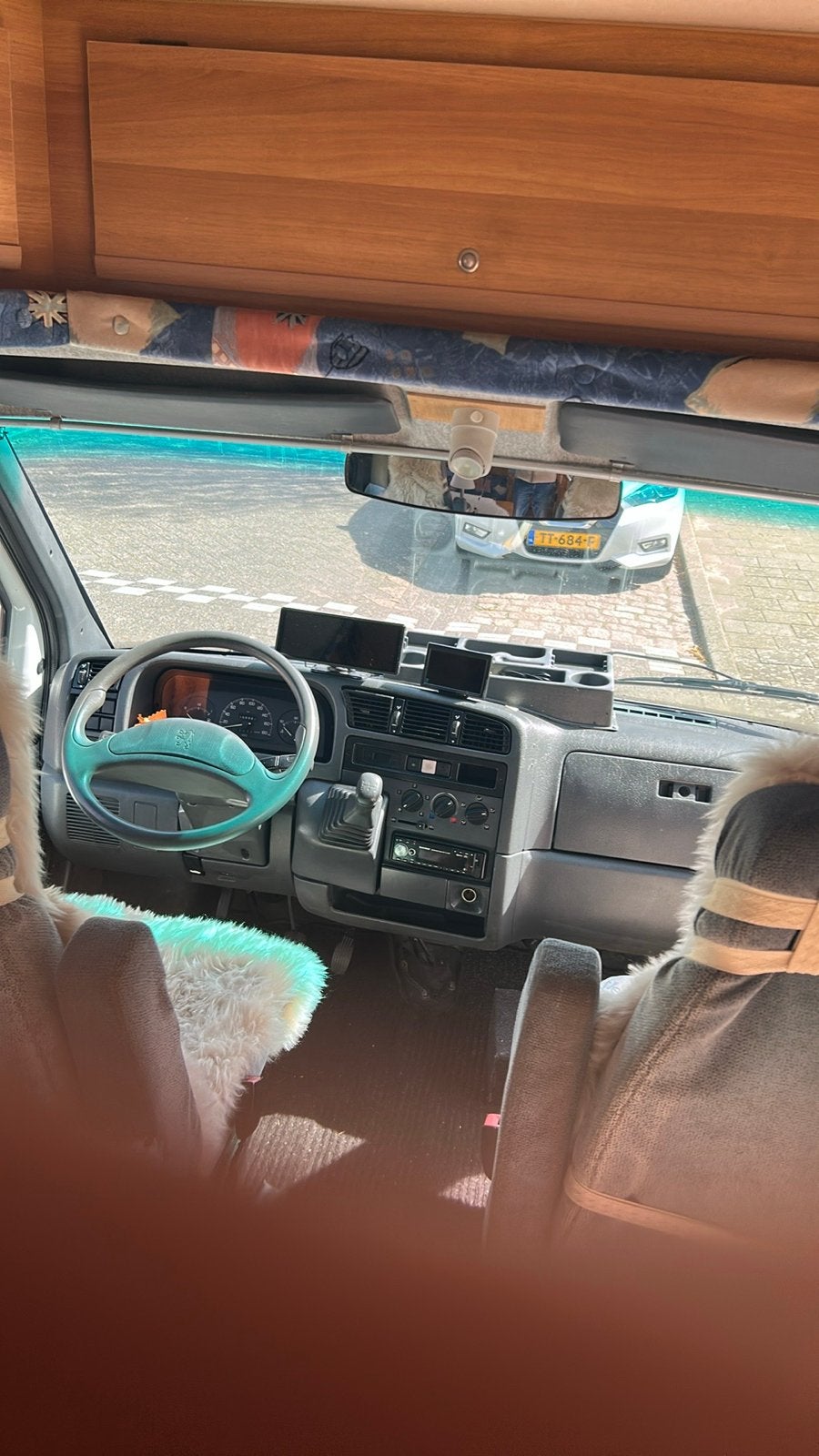 Foto 9 van camper met voortent