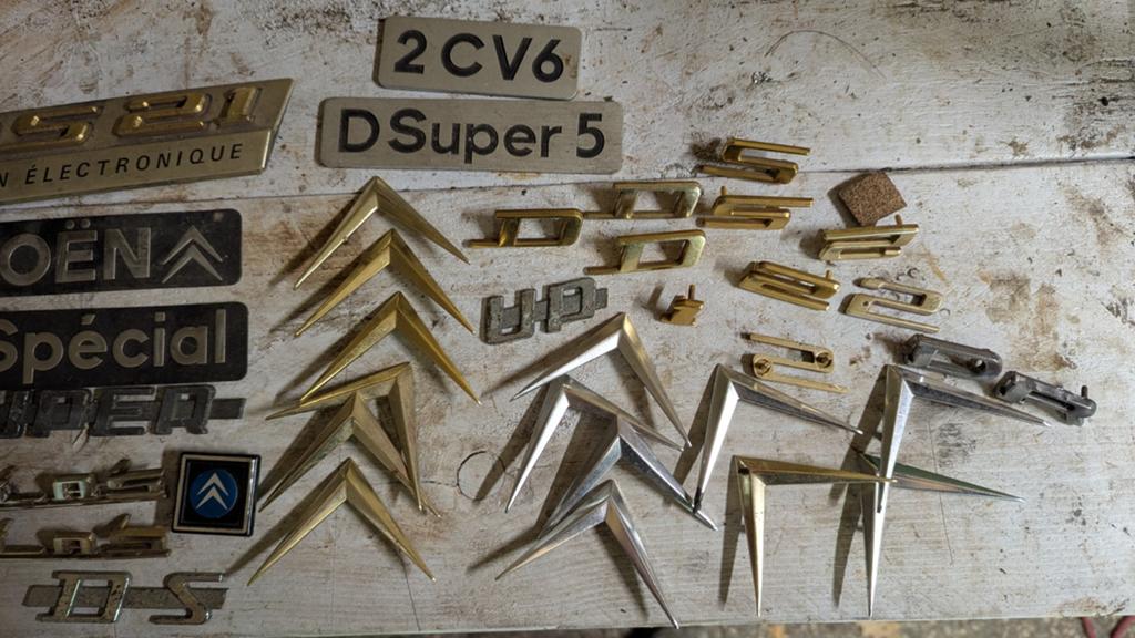 Citroen 2CV emblemen, Ophalen of Verzenden, Motorkap
