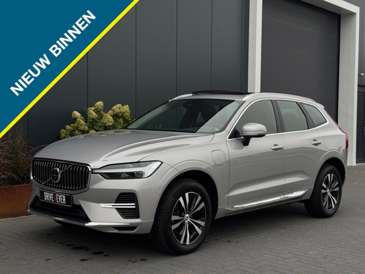 Volvo XC60 2.0 T6 Recharge AWD Inscription | PANO | Carplay, Auto's, Volvo, Automaat, Dealer onderhouden, Stof, Gebruikt