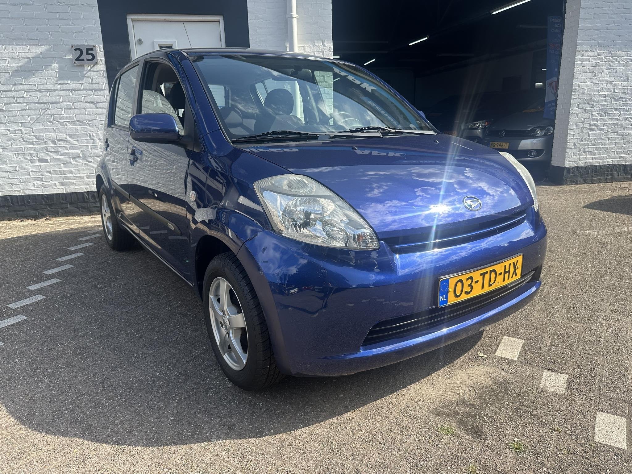 Daihatsu Sirion 2 1.0-12V Trend /Nieuwe apk bij aflevering/A, Auto's, Voorwielaandrijving, Stof, Gebruikt, Blauw