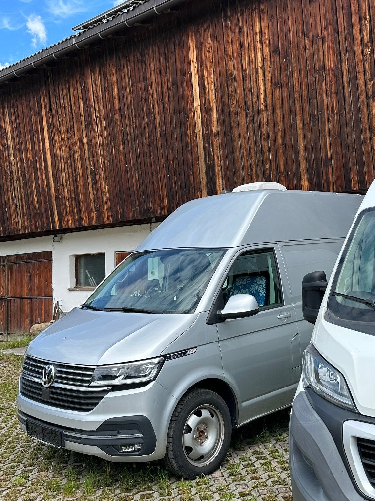 Camperbus 4x4, trekhaak,draaibare voorstoelen,4 accu’s, Automaat, Koelkast, Volkswagen, Tot en met 2