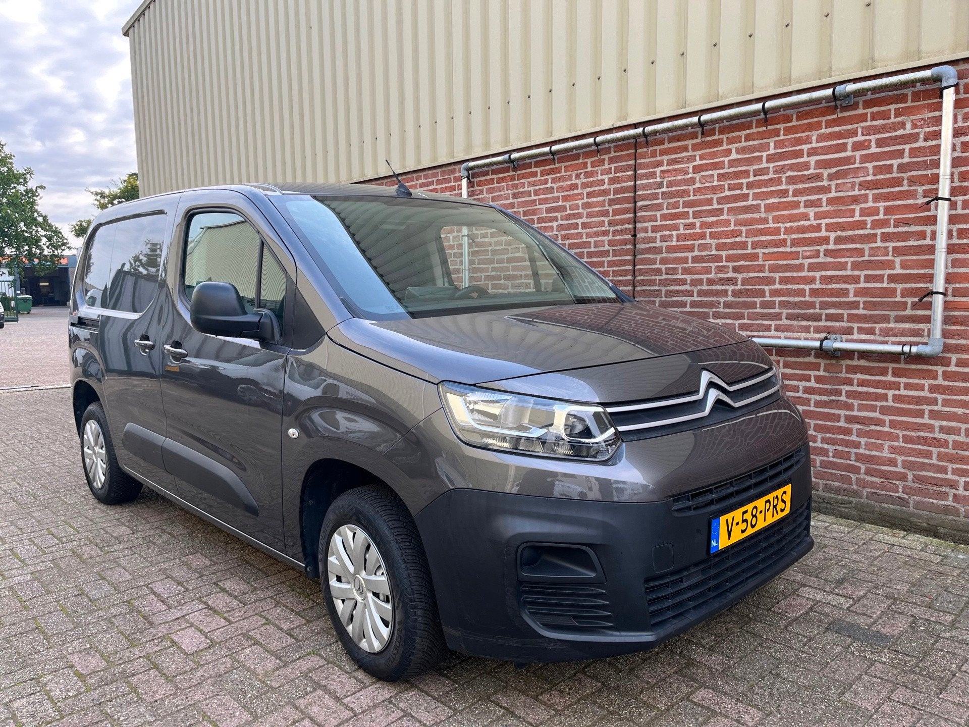 Citroen BERLINGO 1.2 PureTech Club AIRCO BPM VRIJ MARGE, Voorwielaandrijving, 1199 cc, Citroën, 3 cilinders