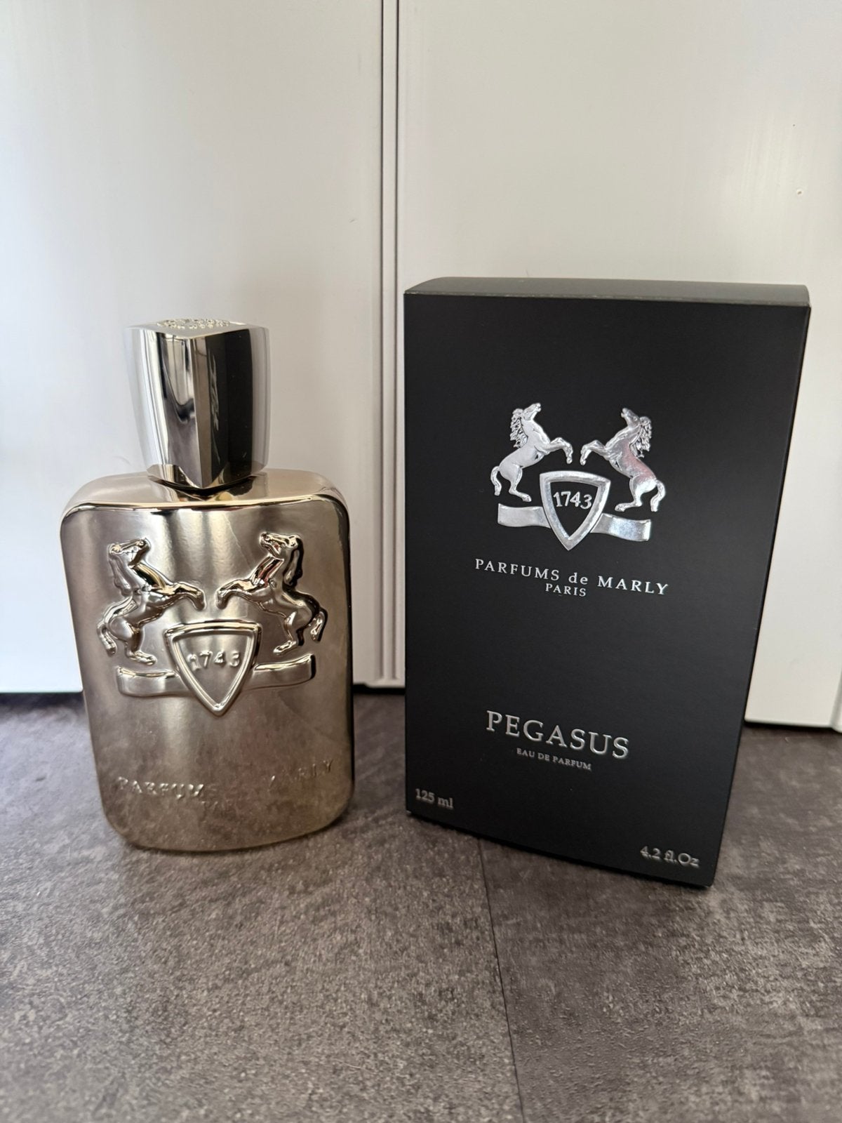 Parfums de Marly Pegasus 125ml, Sieraden, Tassen en Uiterlijk, Uiterlijk | Parfum, Zo goed als nieuw, Ophalen of Verzenden