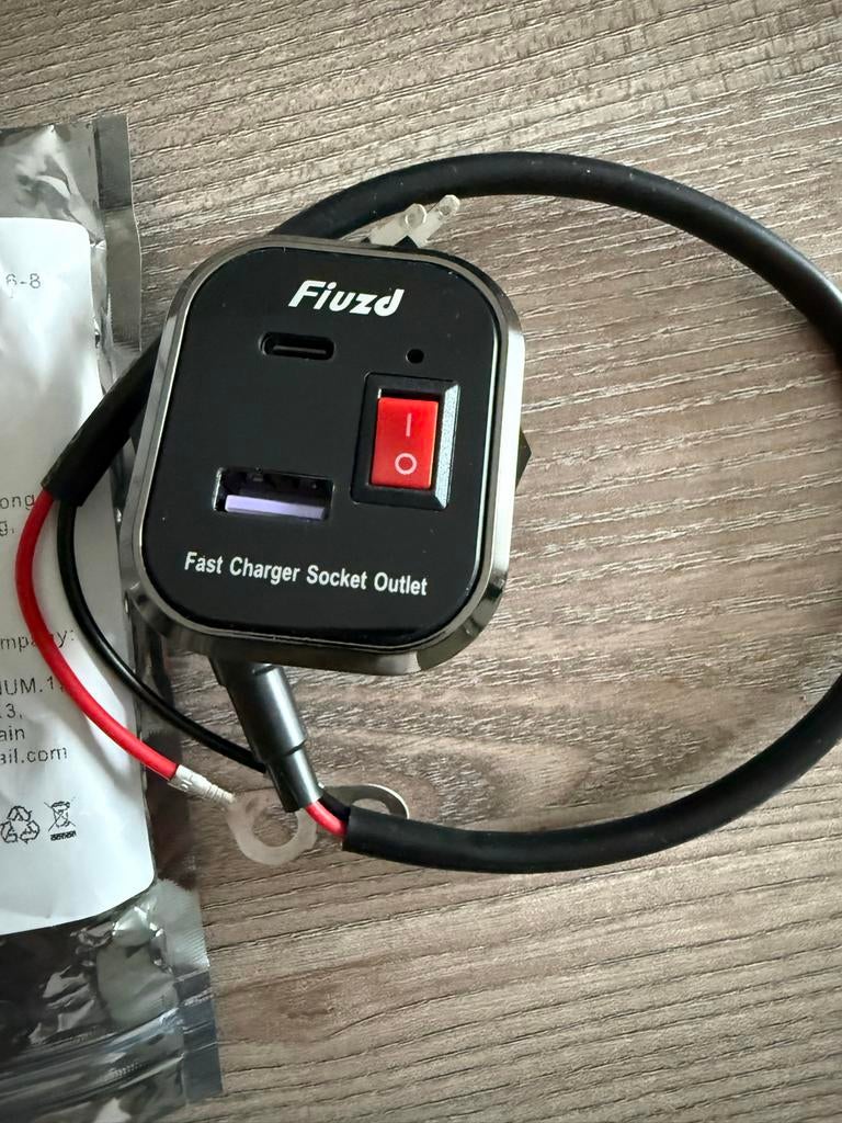 Fiuzd DIY USB-oplader 2 poorten met schakelaar voor voertuig, Ophalen of Verzenden, Nieuw