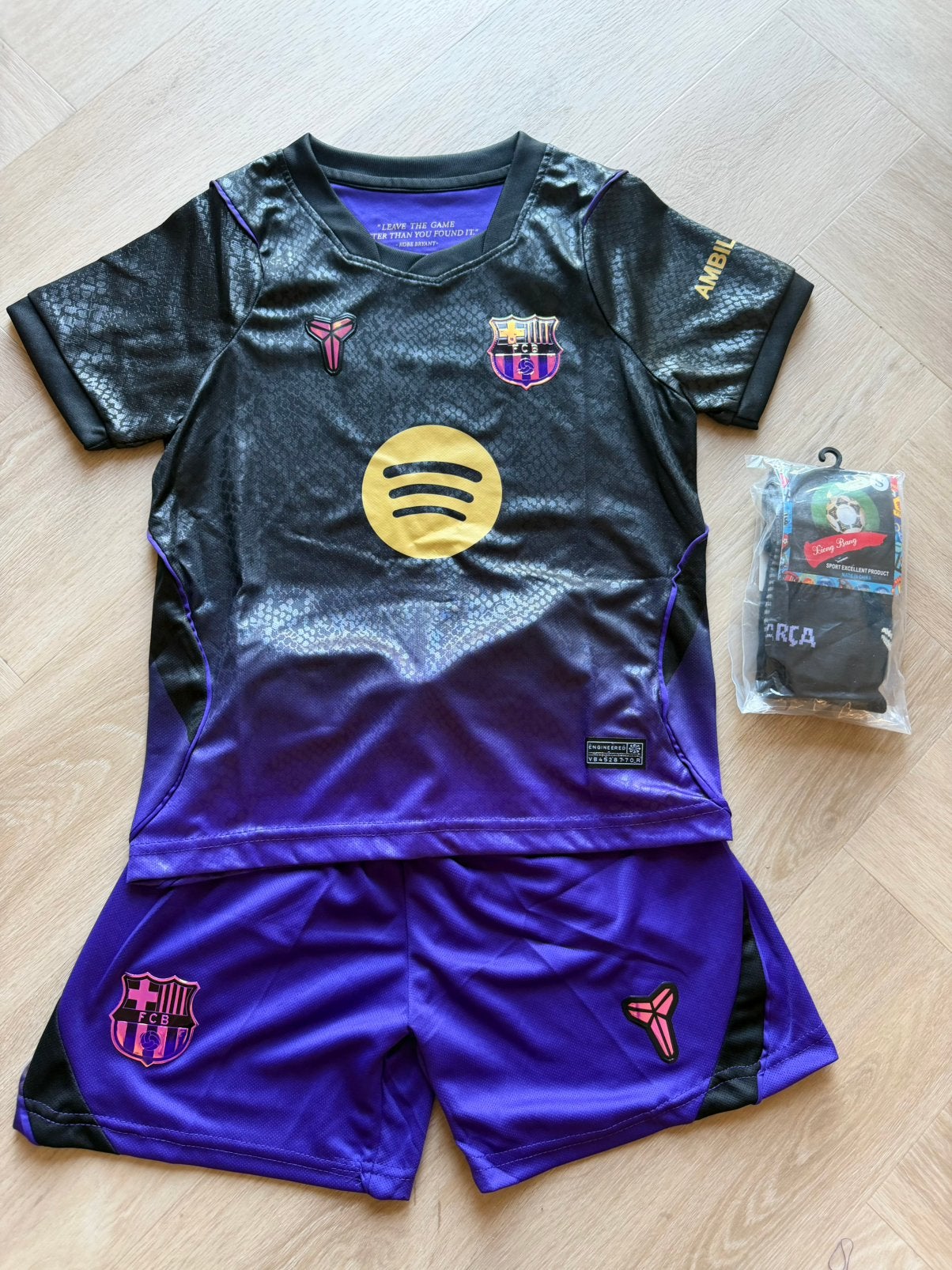 Nieuw uit tenue voetbal FC Barcelona 26/27 kindermaten, Maat XS of kleiner, Ophalen of Verzenden, Zo goed als nieuw, Shirt