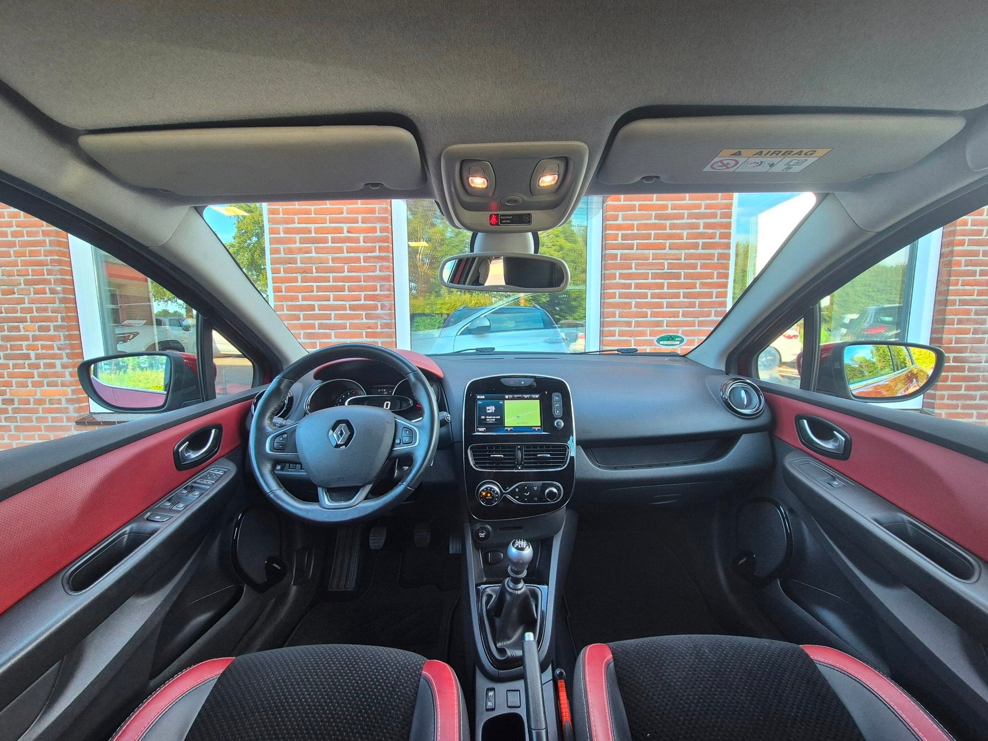Renault Clio Estate 1.2 TCe Intens 118PK 5drs clima, cruise,, Auto's, Verwarmde buitenspiegels, Gebruikt, 4 cilinders, 620 kg