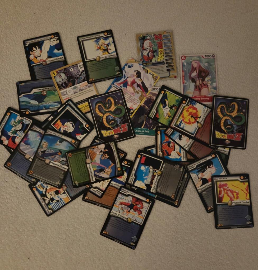 Oude dragonball z kaarten, Hobby en Vrije tijd, Verzamelkaartspellen | Overige, Ophalen of Verzenden, Gebruikt, Meerdere kaarten