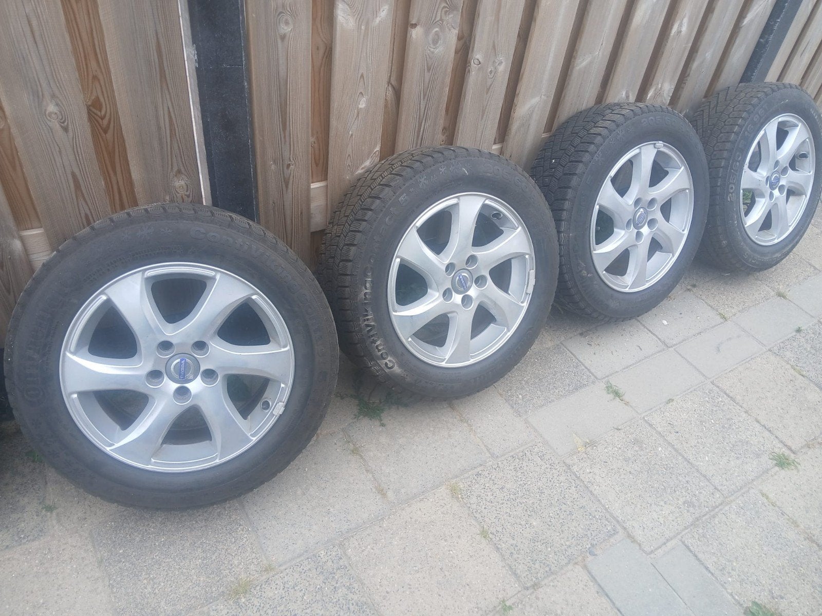 Velgen Volvo V40 met winterbanden Continental, Auto-onderdelen, Banden en Velgen, Ophalen, Velg(en), 16 inch, 205 mm