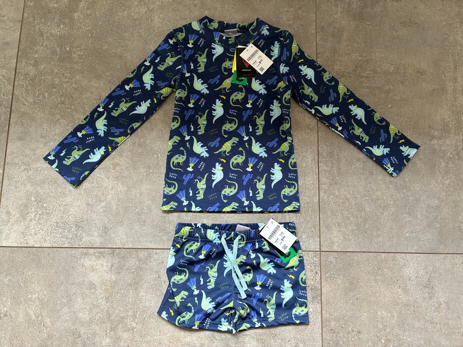 UV zwemkleding zwemshirt zwembroek dinosaurussen 128 nieuw!, Ophalen of Verzenden, Nieuw, Jongen of Meisje, Sport- of Zwemkleding