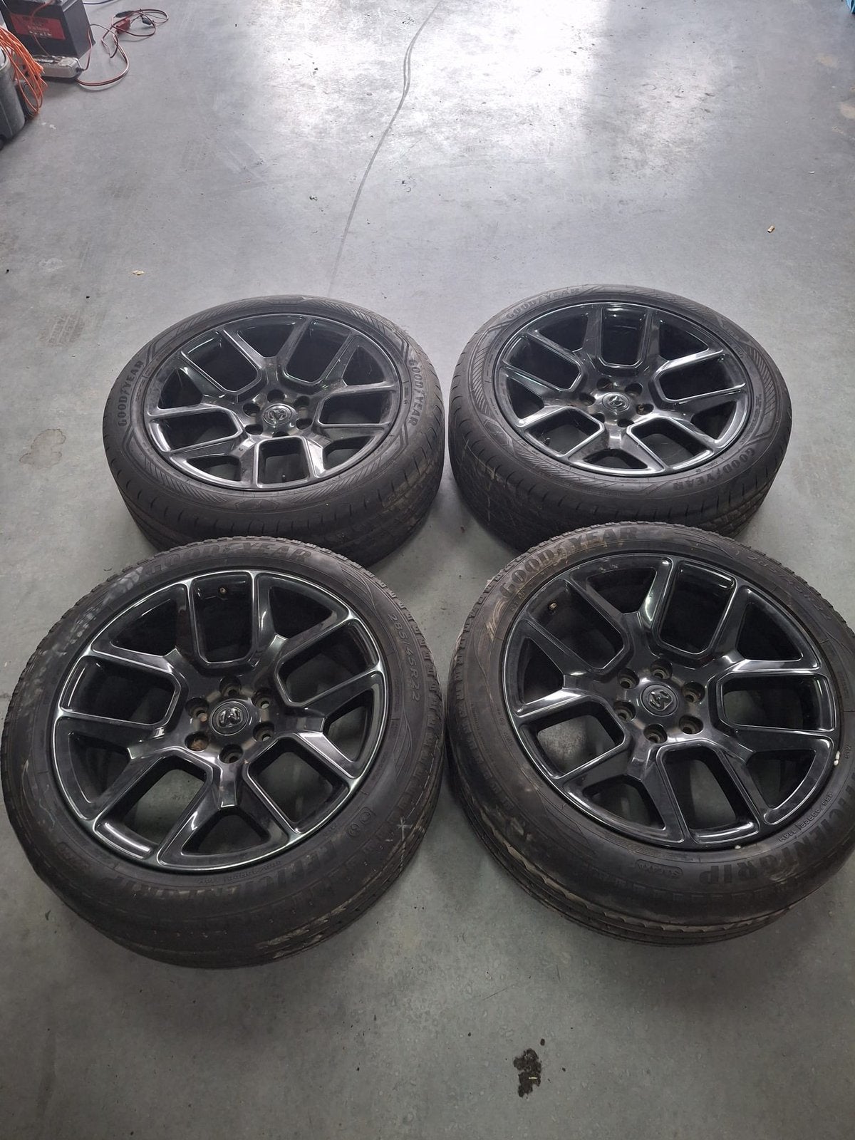 Dodge Ram wielen met gebruikte banden, Ophalen of Verzenden, 20 inch, All Season