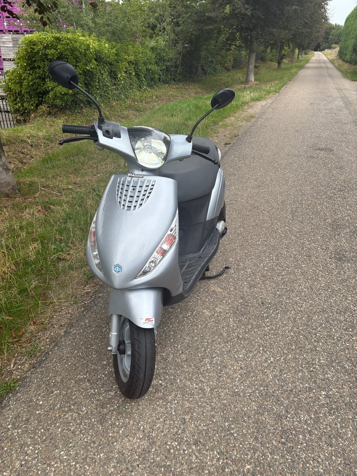 Piaggio Zip in nieuwstaat brom, Ophalen, Maximaal 45 km/u, Zip, Zo goed als nieuw