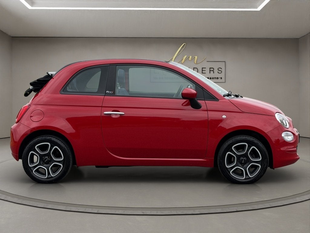 Fiat 500C 1.0 Hybrid Club 2023 ROOD | Cabrio | Apple CarPlay, Keurmerk '100% Onderhouden', 12 maanden, Stof, Gebruikt