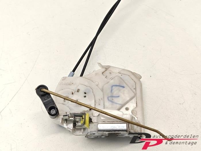 Deurslot Mechaniek 4Deurs links-voor van een Daihatsu Cuore, Gebruikt, Daihatsu, -, -
