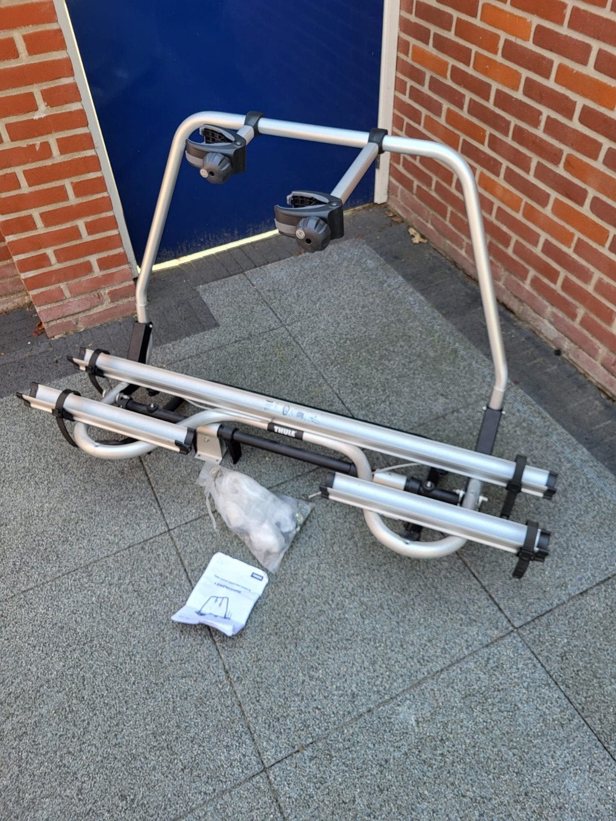 Thule caravan superb short version 16.

-Art nummer 307329 -, Ophalen, 2 fietsen, Elektrische fiets