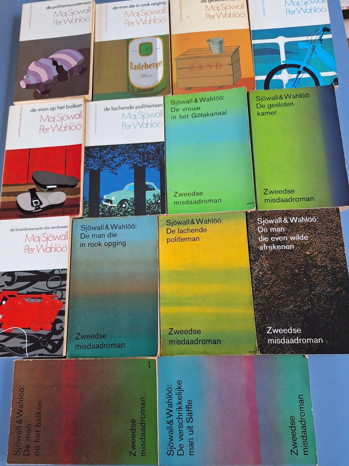 14  detectives van Maj Sjöwal en Per Wahlöö ,zwarte beertjes, Ophalen of Verzenden, Gelezen
