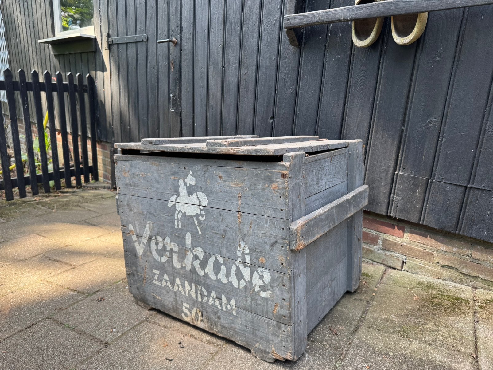 Vingage houten kost Verkade Zaandam, Ophalen