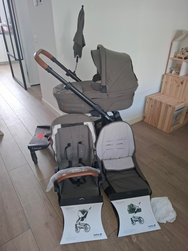 Mutsy Nio 2 in 1 kinderwagen inclusief vele toebehoren, Ophalen, Gebruikt, Combiwagen, Mutsy