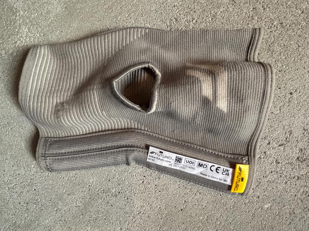 3M futuro knie brace maat L, Diversen, Braces, Ophalen of Verzenden, Zo goed als nieuw