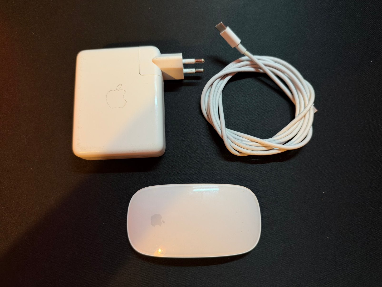 Foto 11 van MacBook Pro 13” 2018 i5 8GB 256GB + Oplader + Magic Mouse