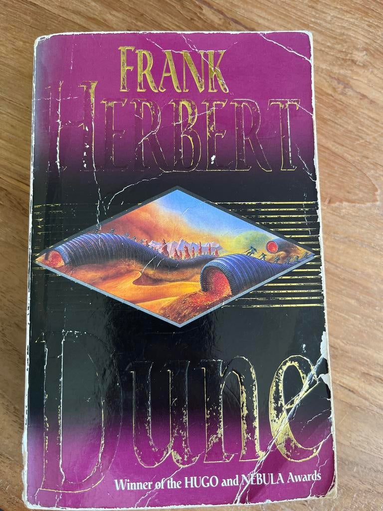Dune - Frank Herbert (Klassieke Sciencefiction Roman), Ophalen of Verzenden, Gelezen