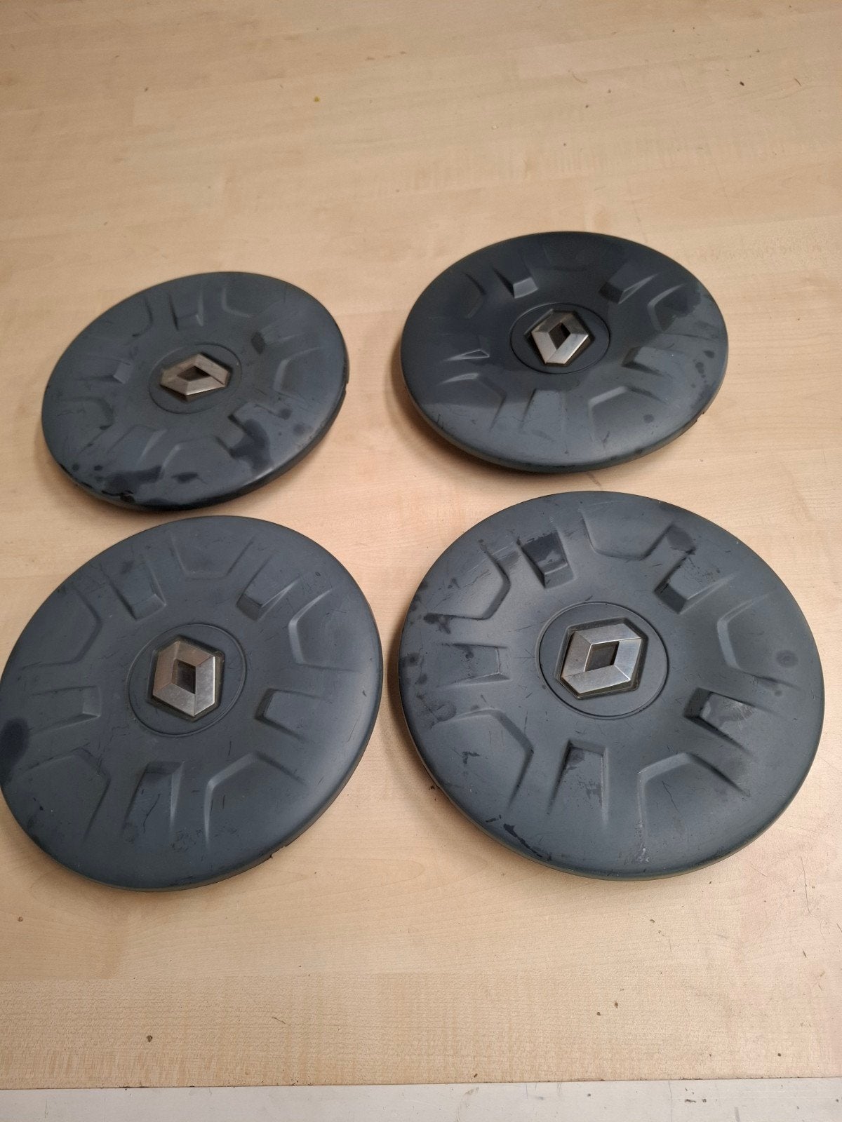 Set van 4 Renault wieldoppen - Gebruikt, Ophalen of Verzenden, Gebruikt