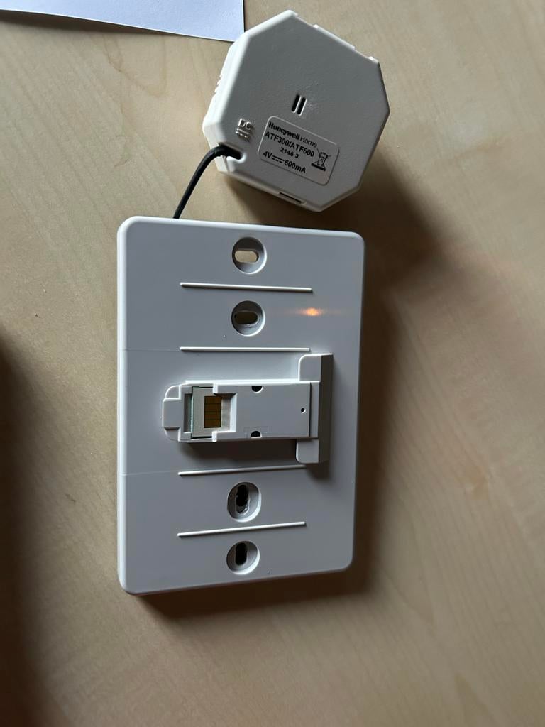 Honeywell evohome scherm, wandhouder en gateway, Ophalen of Verzenden, Slimme thermostaat, Gebruikt