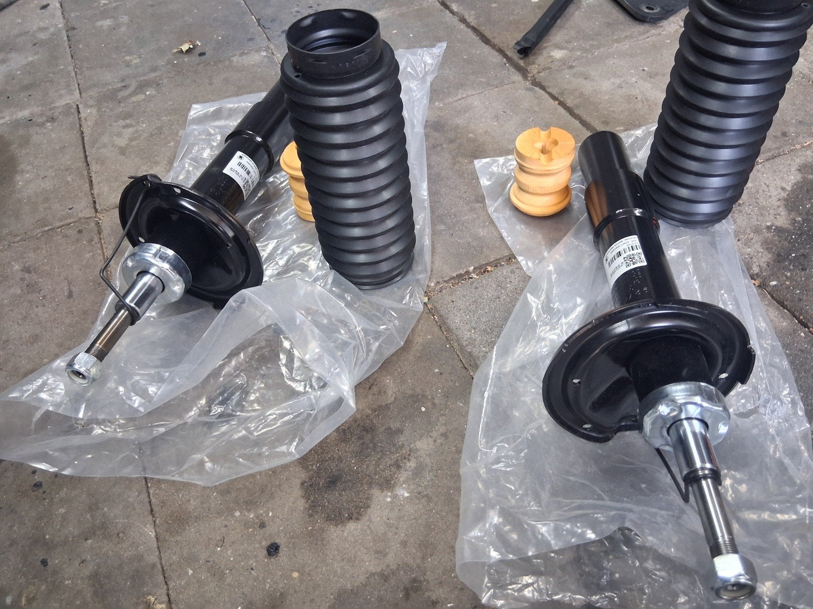 Nieuwe Schokdempers met Hoezen en Rubbers voor BMW E65, Ophalen of Verzenden, Nieuw, BMW