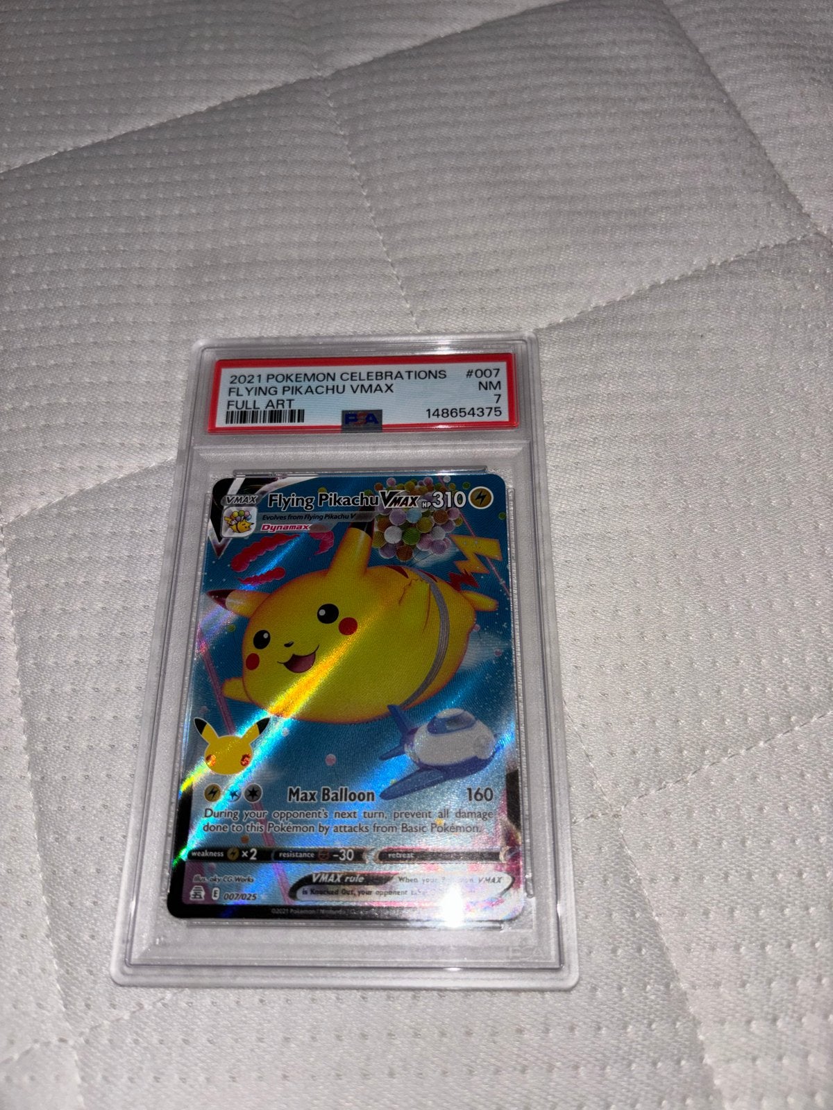 PSA 7 Flying Pikachu VMAX 2021 Celebrations Pokémon Kaart, Ophalen, Zo goed als nieuw, Losse kaart