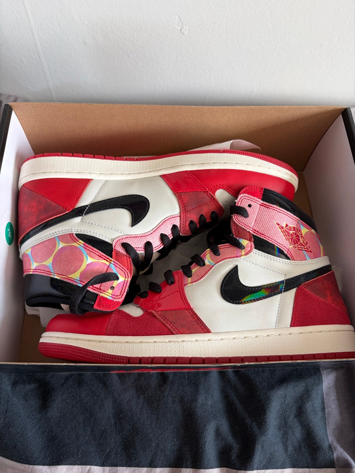Jordan 1 High Spider-Man Across the Spider-Verse Maat 45 NIE, Kleding | Heren, Schoenen, Ophalen of Verzenden, Nieuw, Overige kleuren