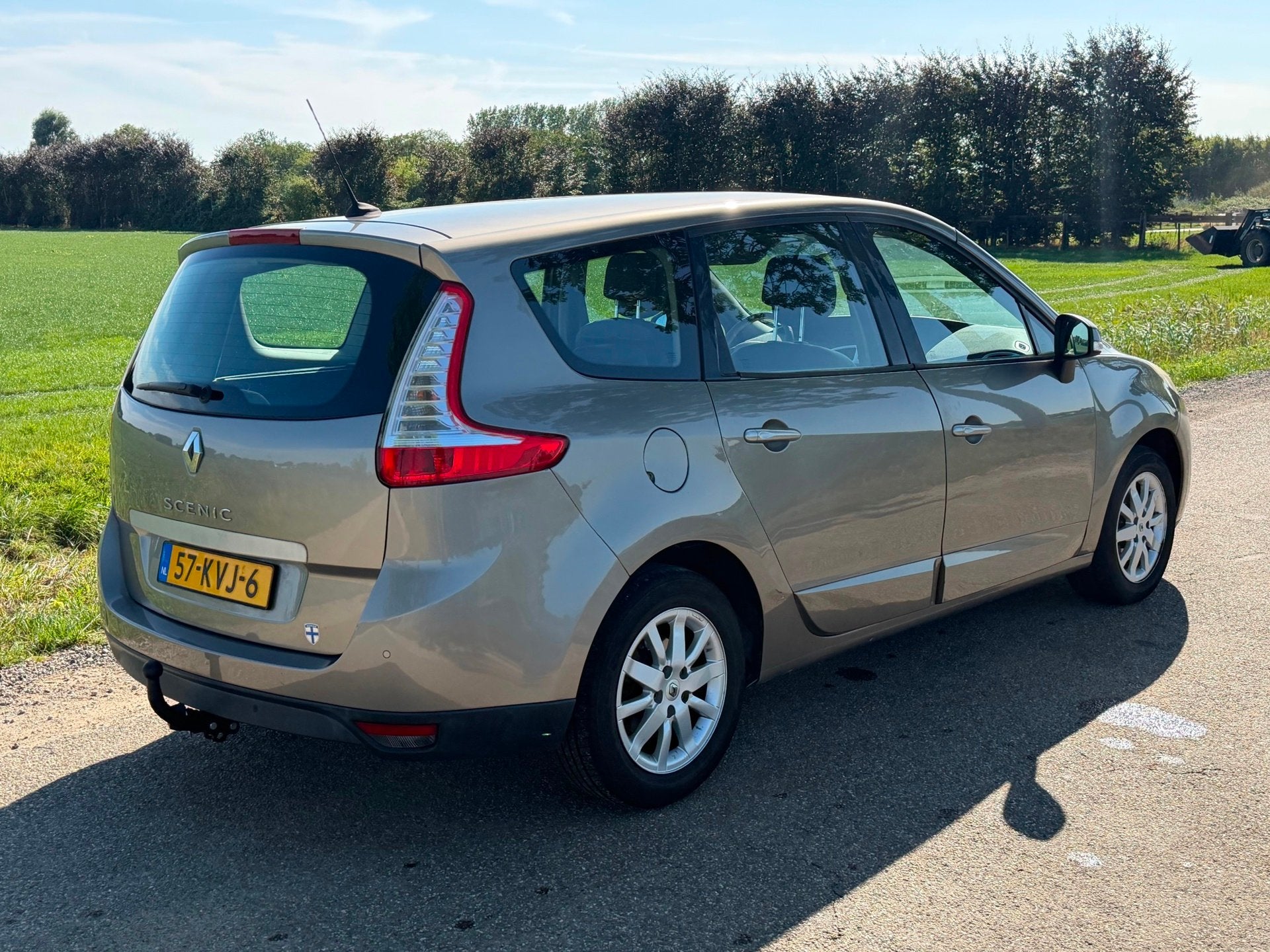 Renault Grand Scénic 2.0 Privilege AUT Airco NAP APK 02-202, Auto's, Gebruikt, 4 cilinders, Beige, 1405 kg