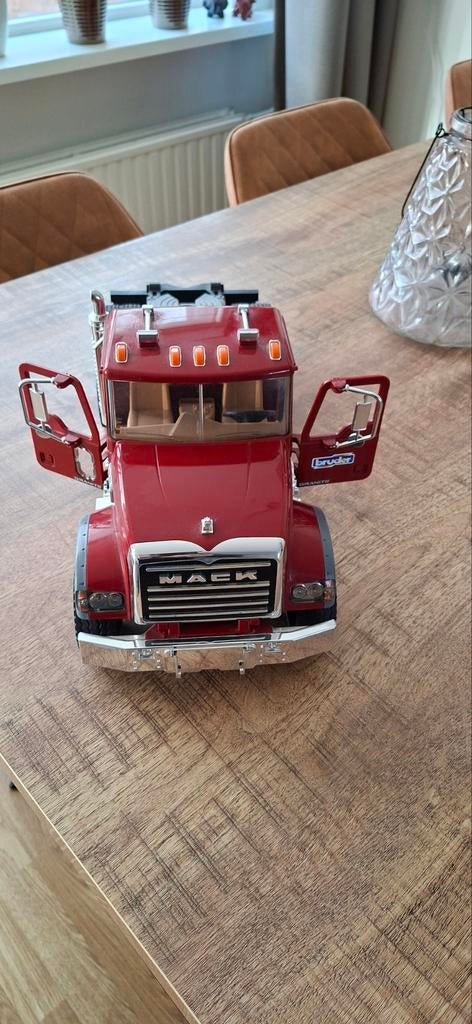 Mack truck model 48 cm, Ophalen of Verzenden, Zo goed als nieuw