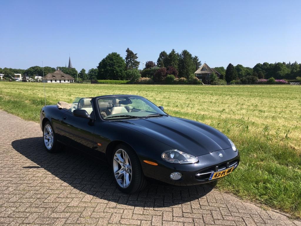 Jaguar XK 4.2 Convertible 2004 Zwart, Auto's, Achterwielaandrijving, Cabriolet, 4 stoelen, Zwart