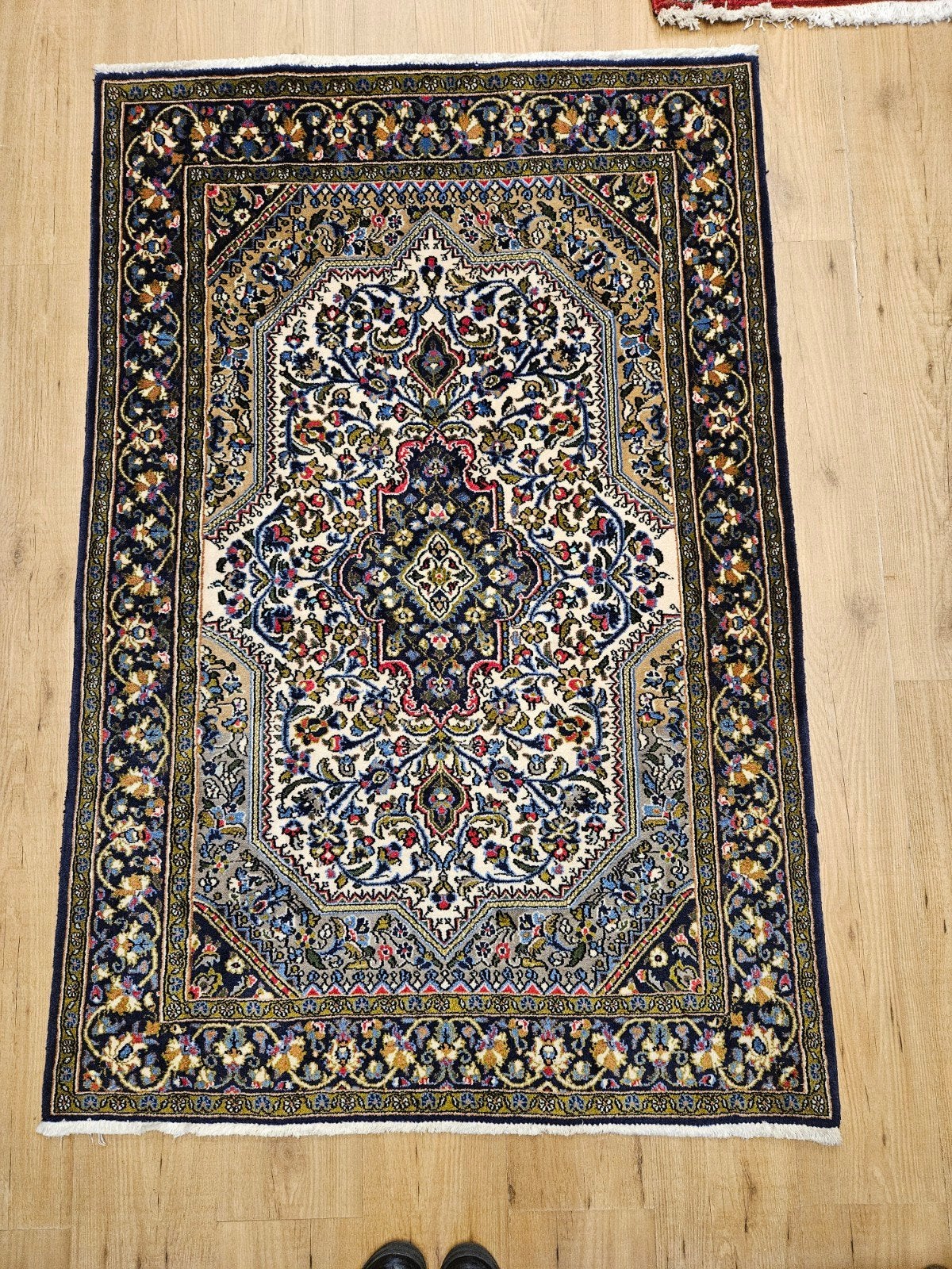 Vintage handgeknoopt perzisch tapijt ghom 161x106, Info@SlatsAntiek.nl, Tweedehands, 100 tot 150 cm, Perzisch