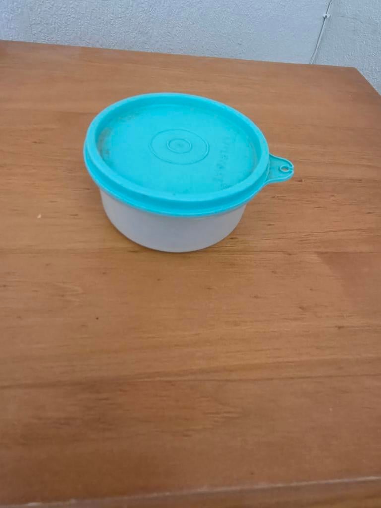 Tupperware klein rond bewaardoosje met turquoise deksel, Ophalen of Verzenden