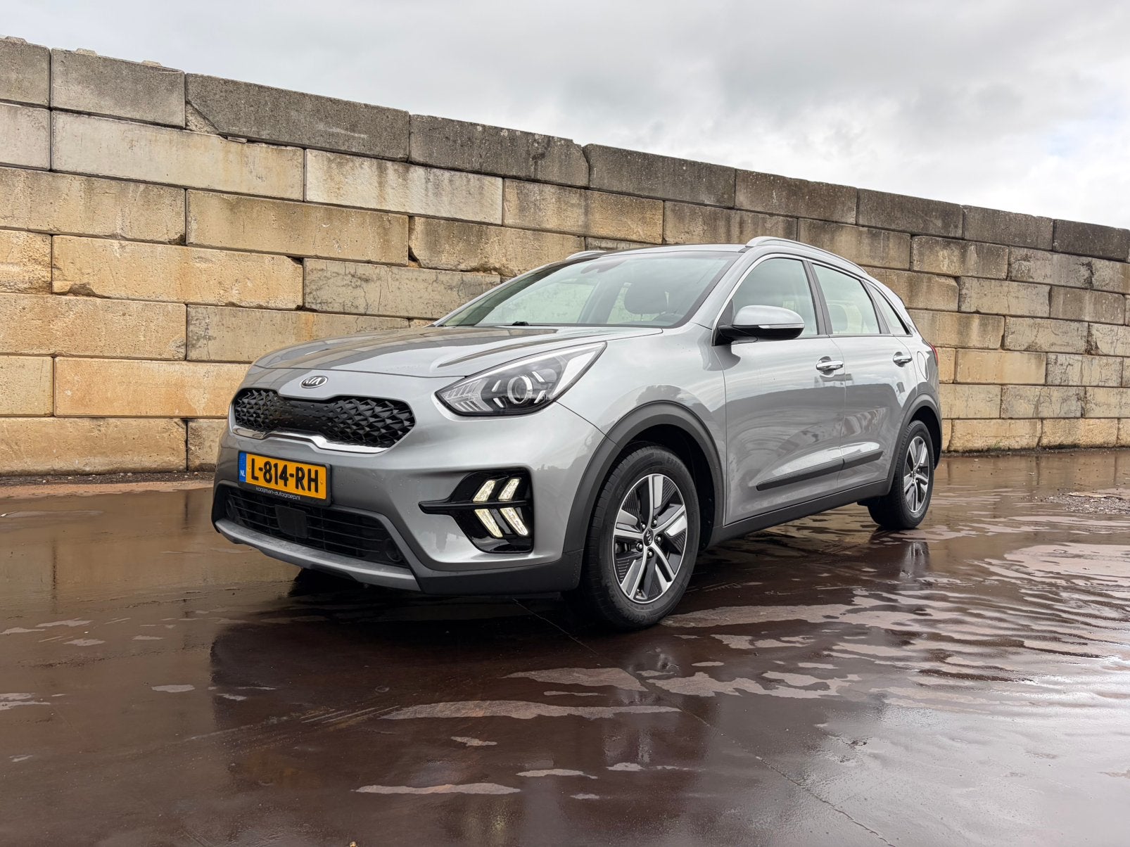 Kia Niro 1.6 GDi Hybrid 141pk Dct6 2021 Grijs BTW!, Auto's, 1580 cc, Origineel Nederlands, 75 €/maand, 1390 kg
