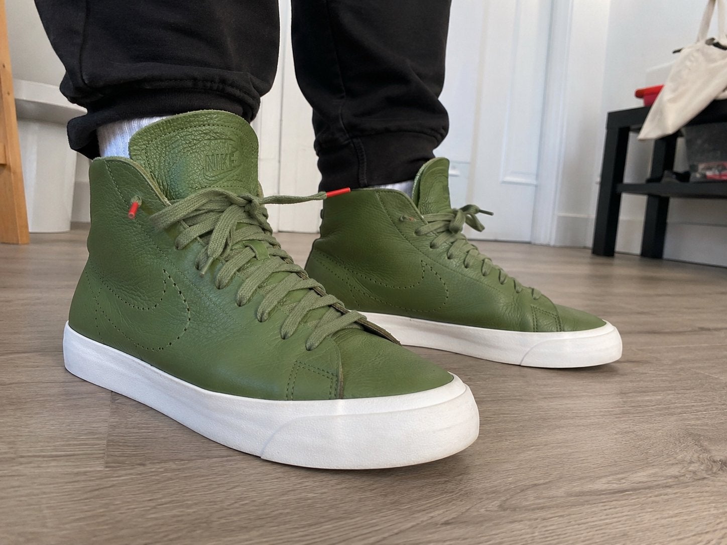 Nike Blazer Mid Premium Leer Groen Maat 42.5, Kleding | Dames, Schoenen, Ophalen of Verzenden, Zo goed als nieuw, Groen, Sneakers of Gympen