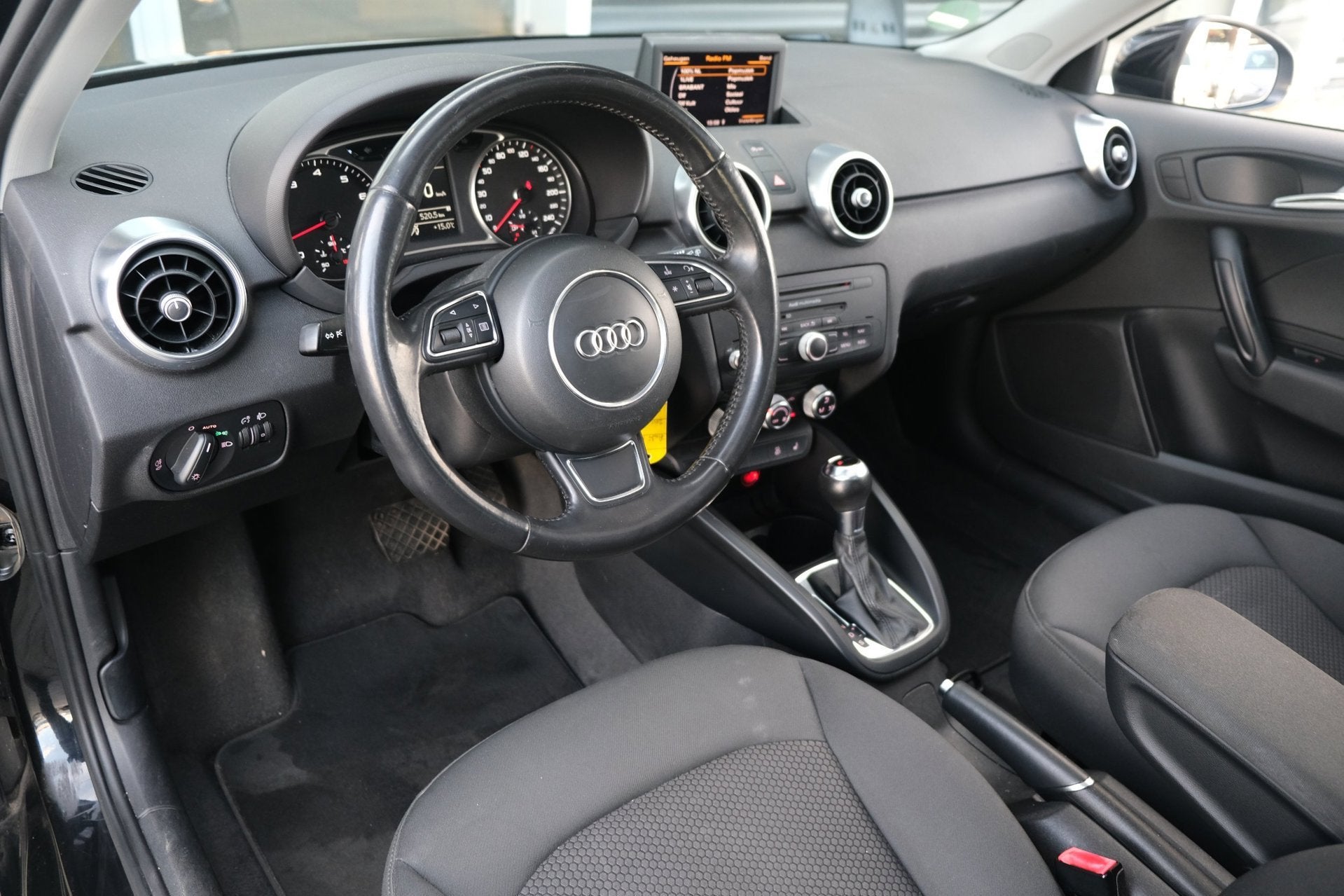 Audi A1 1.4 TFSI Pro Line S-Tronic Pano Pdc Navi MF-Stuur, Stof, 4 cilinders, 4 stoelen, 1100 kg