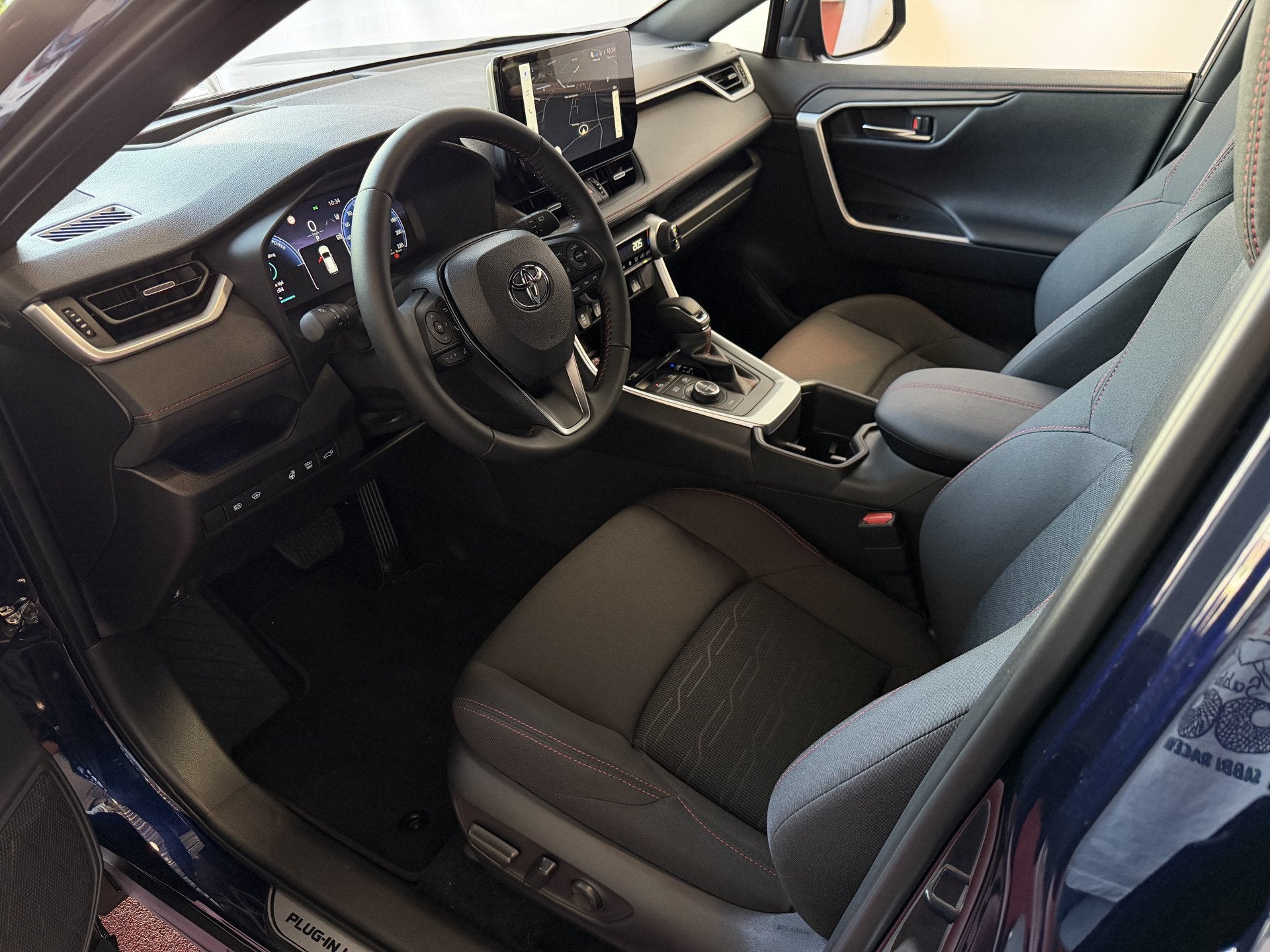 Foto 3 van Toyota RAV4 2.5 PHEV AWD 306PK Ongebruikt | Direct rijden