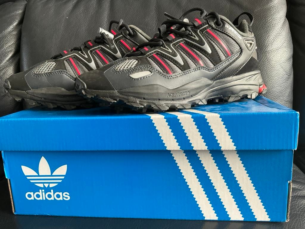 Adidas sneakers maat 391/3, Ophalen of Verzenden, Zo goed als nieuw, Zwart, Sneakers of Gympen
