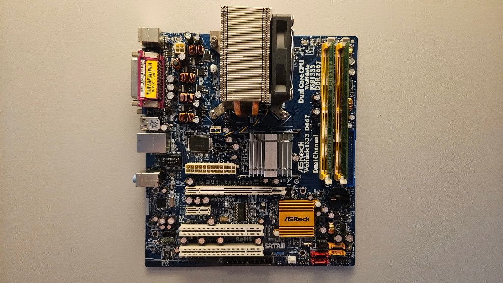 Asrock Wolfdale1333-D667 + Intel Celeron 346 + 1GB, Computers en Software, Vintage Computers, Ophalen of Verzenden