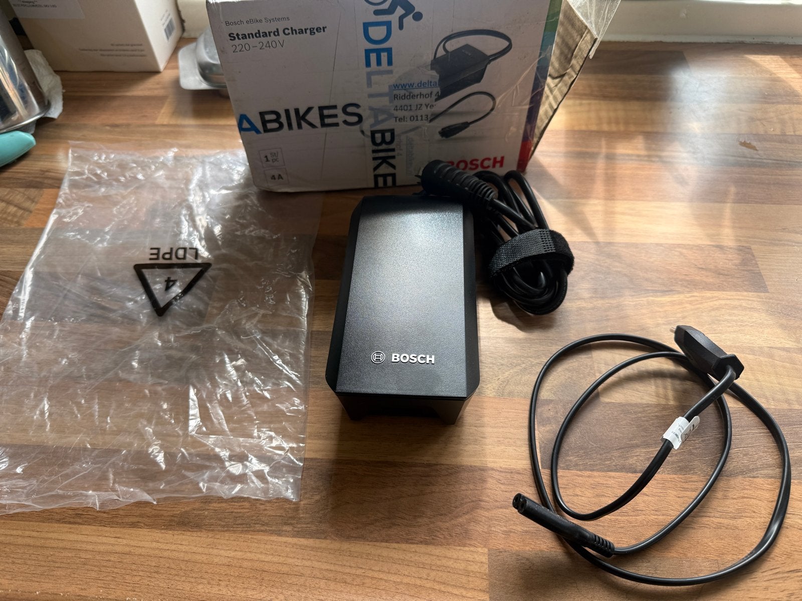 Bosch eBike Acculader 36V/4A (BCS220) - Zo goed als nieuw, Ophalen of Verzenden, Zo goed als nieuw