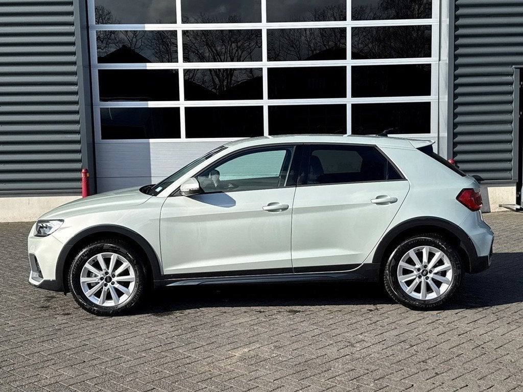 Audi A1 ALLSTREET 1.5 35 TFSI Advanced edition, camera, navi, Auto's, Audi, Euro 6, 4 cilinders, 150 pk, Leder en Stof