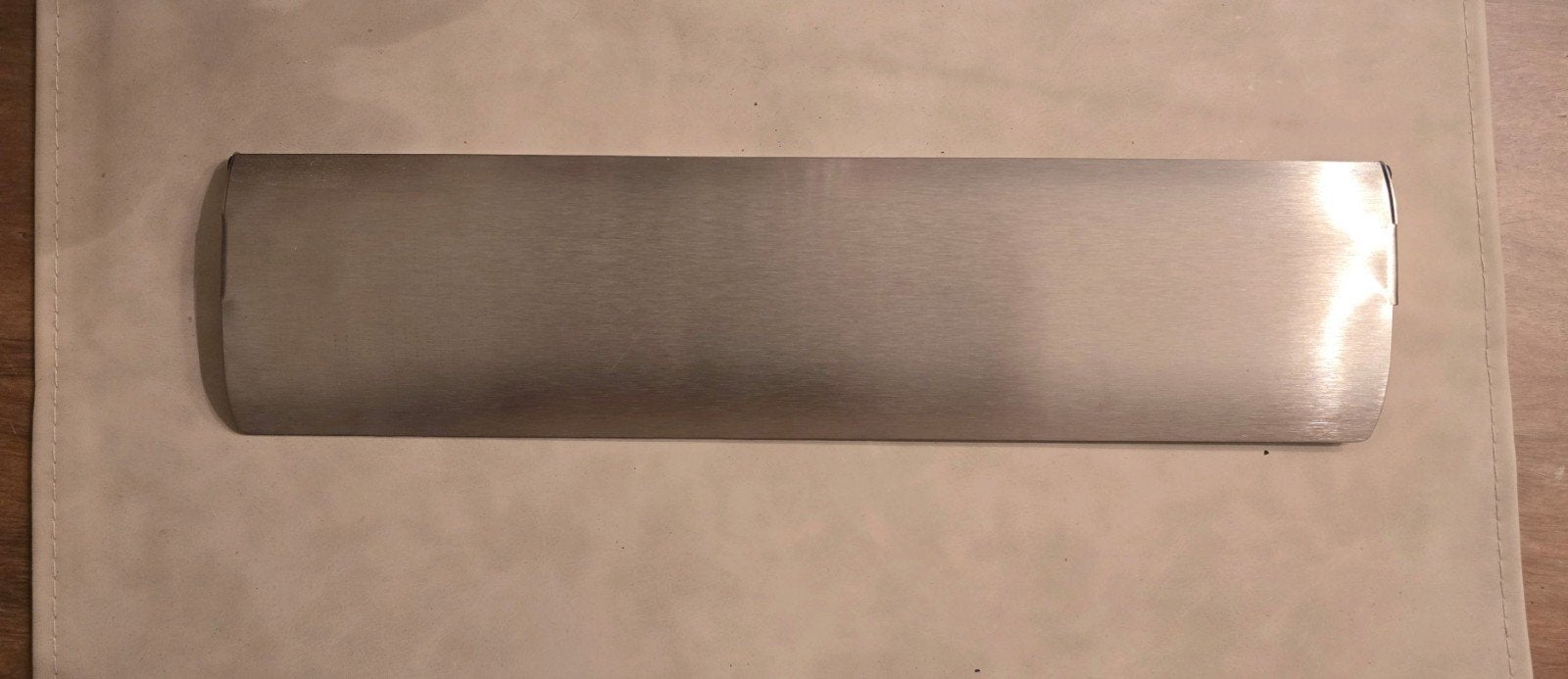 Brievenbusklep met borstel aluminium zilver, Ophalen of Verzenden, Zo goed als nieuw