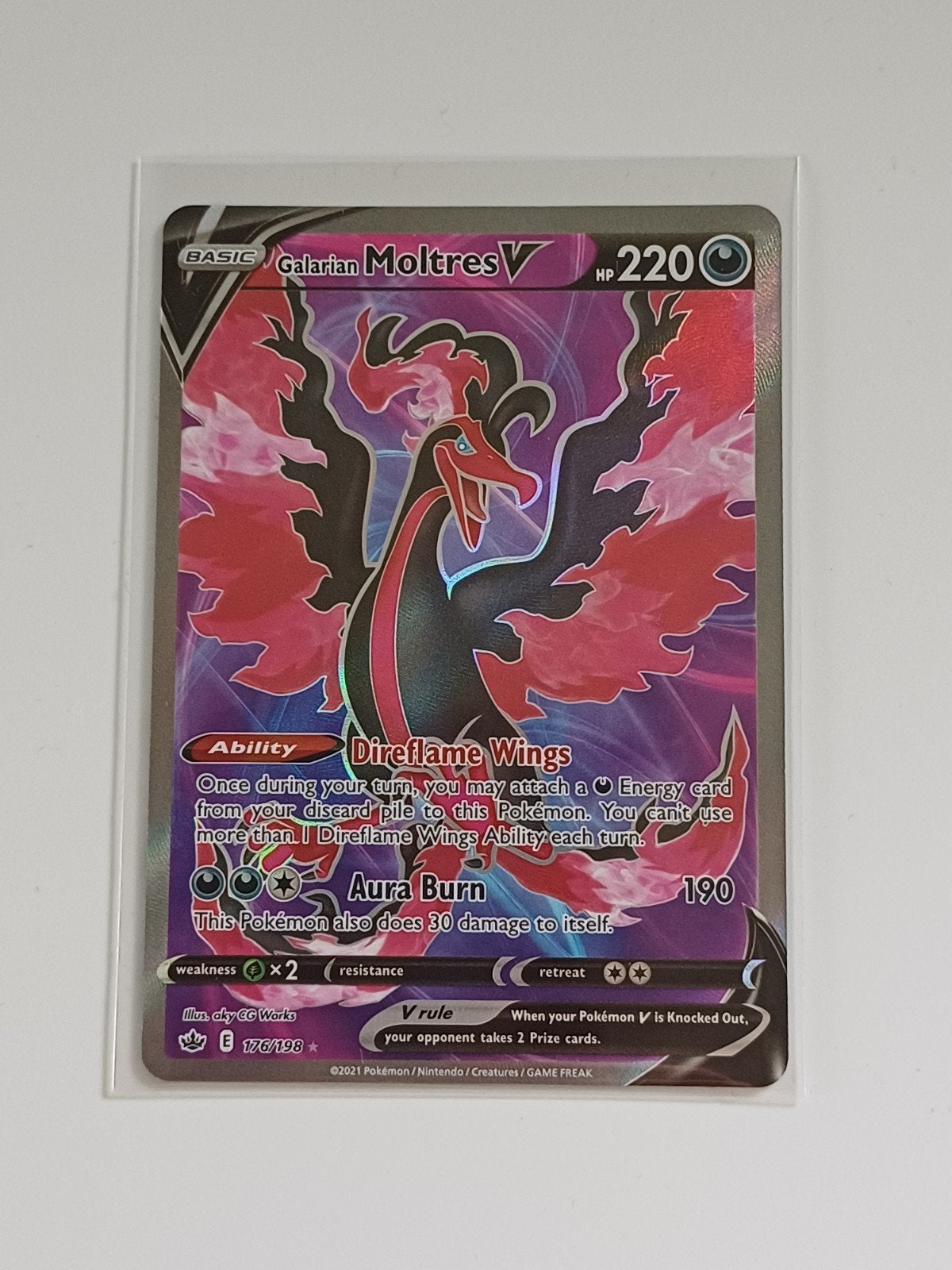 Galarian Moltres V #176 (Chilling Reign) - NM, Hobby en Vrije tijd, Verzenden, Zo goed als nieuw, Losse kaart, Foil