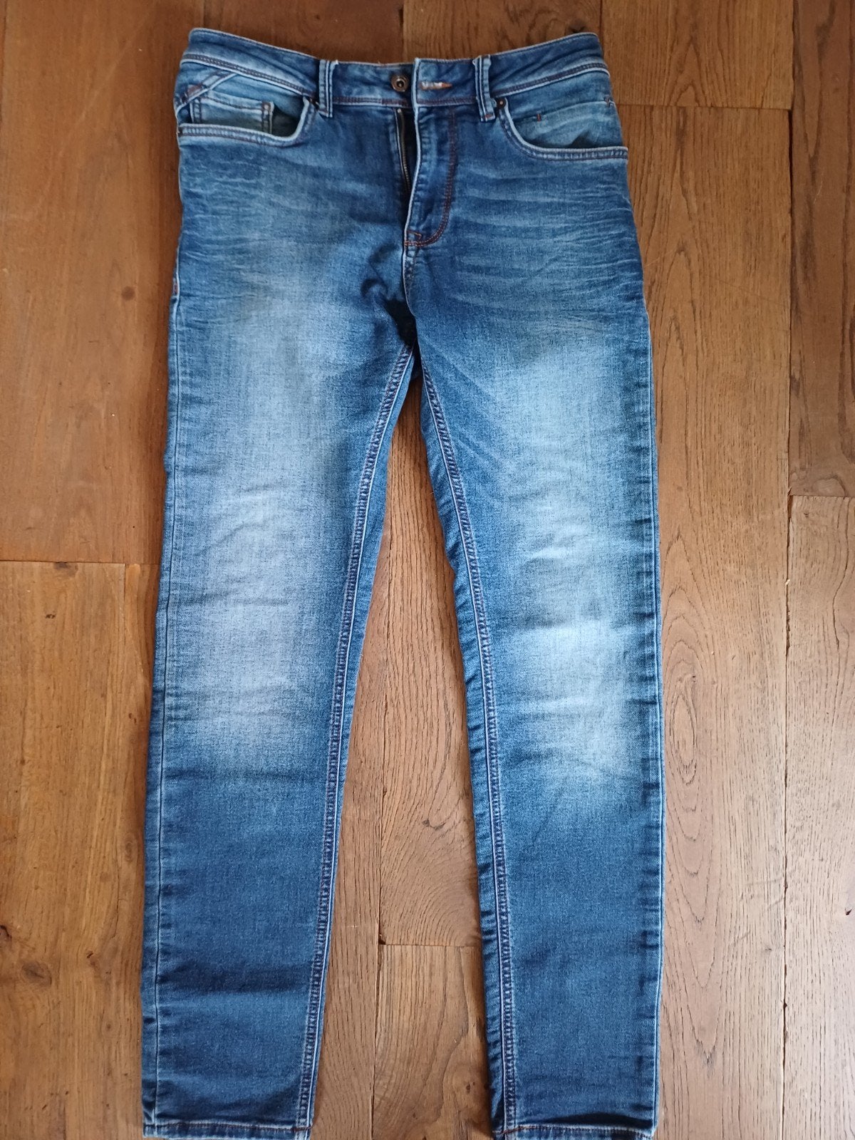 REFILL blue jeans 31/32 izgs, Kleding | Dames, Spijkerbroeken en Jeans, Ophalen of Verzenden