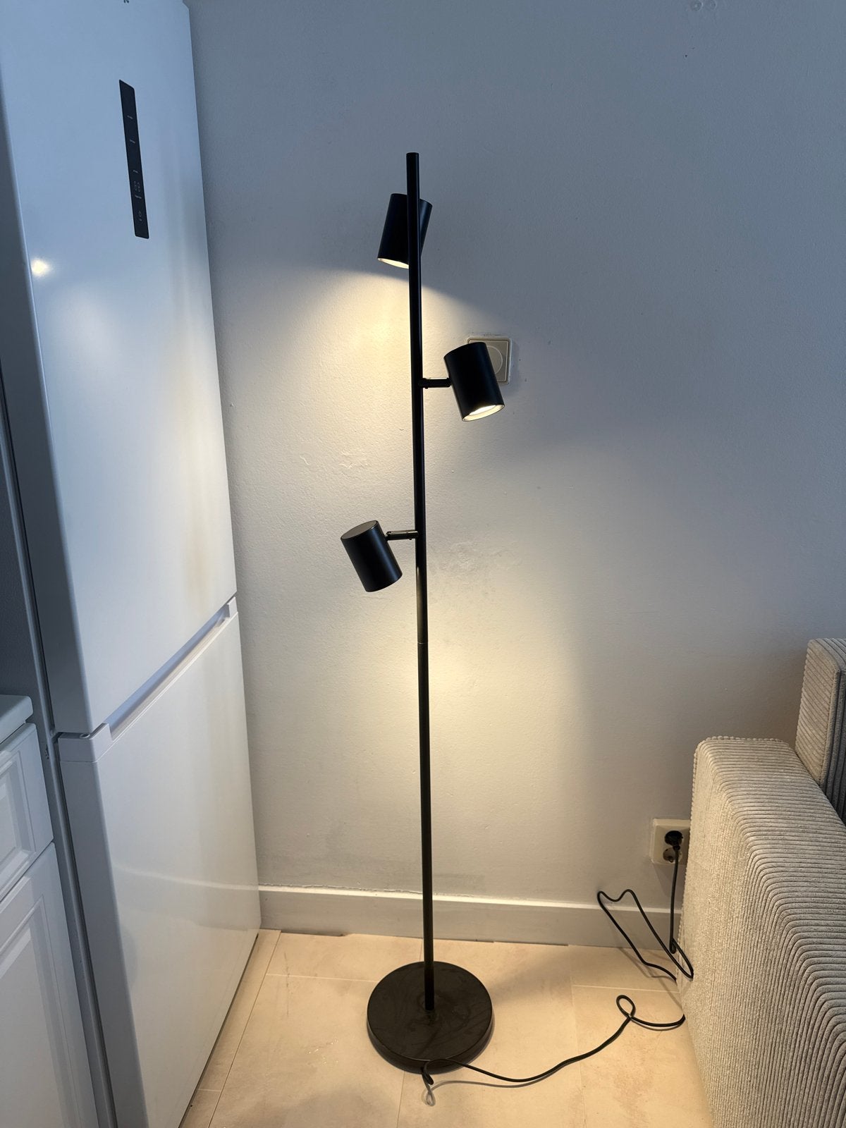 Ikea Zwarte staande lamp met 3 verstelbare spots, Ophalen, Gebruikt, Overige fittingen, Metaal