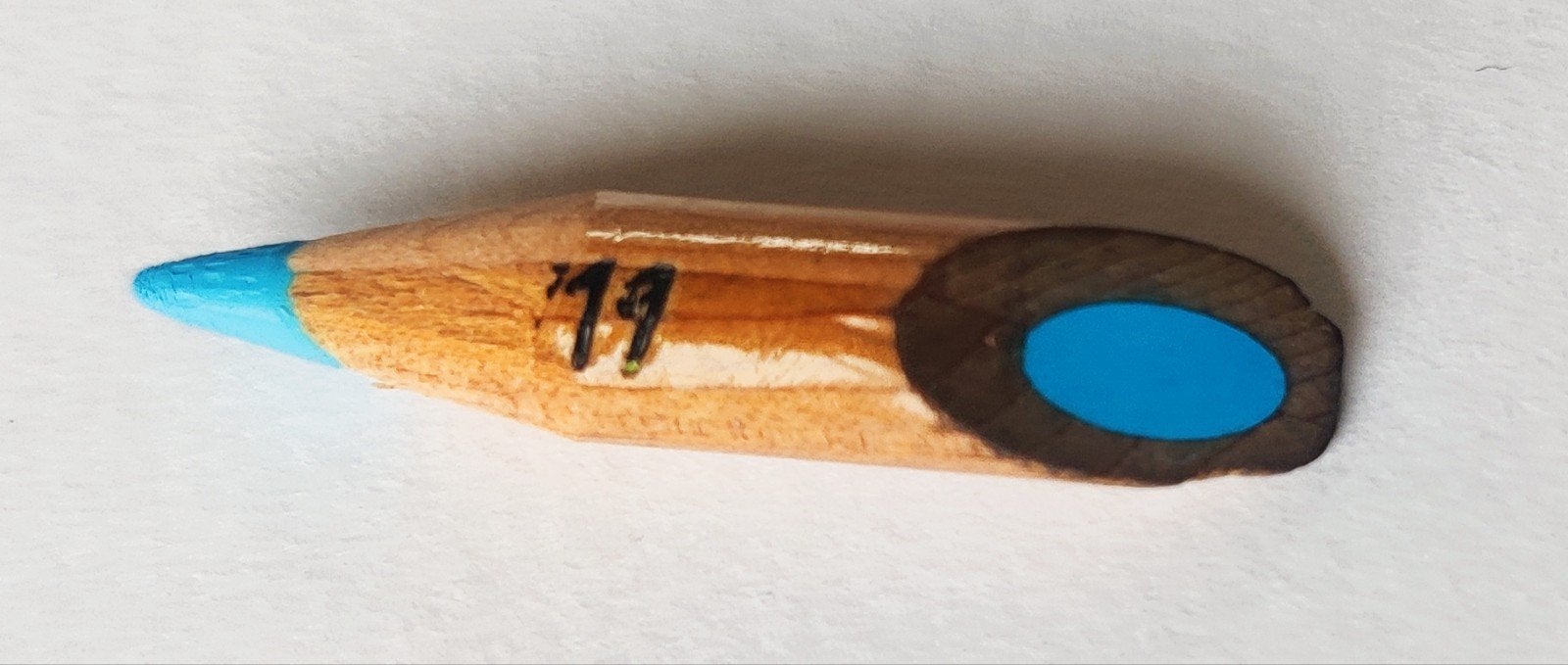 Gezocht: karisma kleurpotlood sky blue nr 919, Ophalen of Verzenden, Zo goed als nieuw, Potlood of Stift
