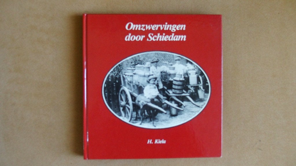 Omzwervingen door Schiedam - H. Kiela, Ophalen of Verzenden, Zo goed als nieuw, H. Kiela
